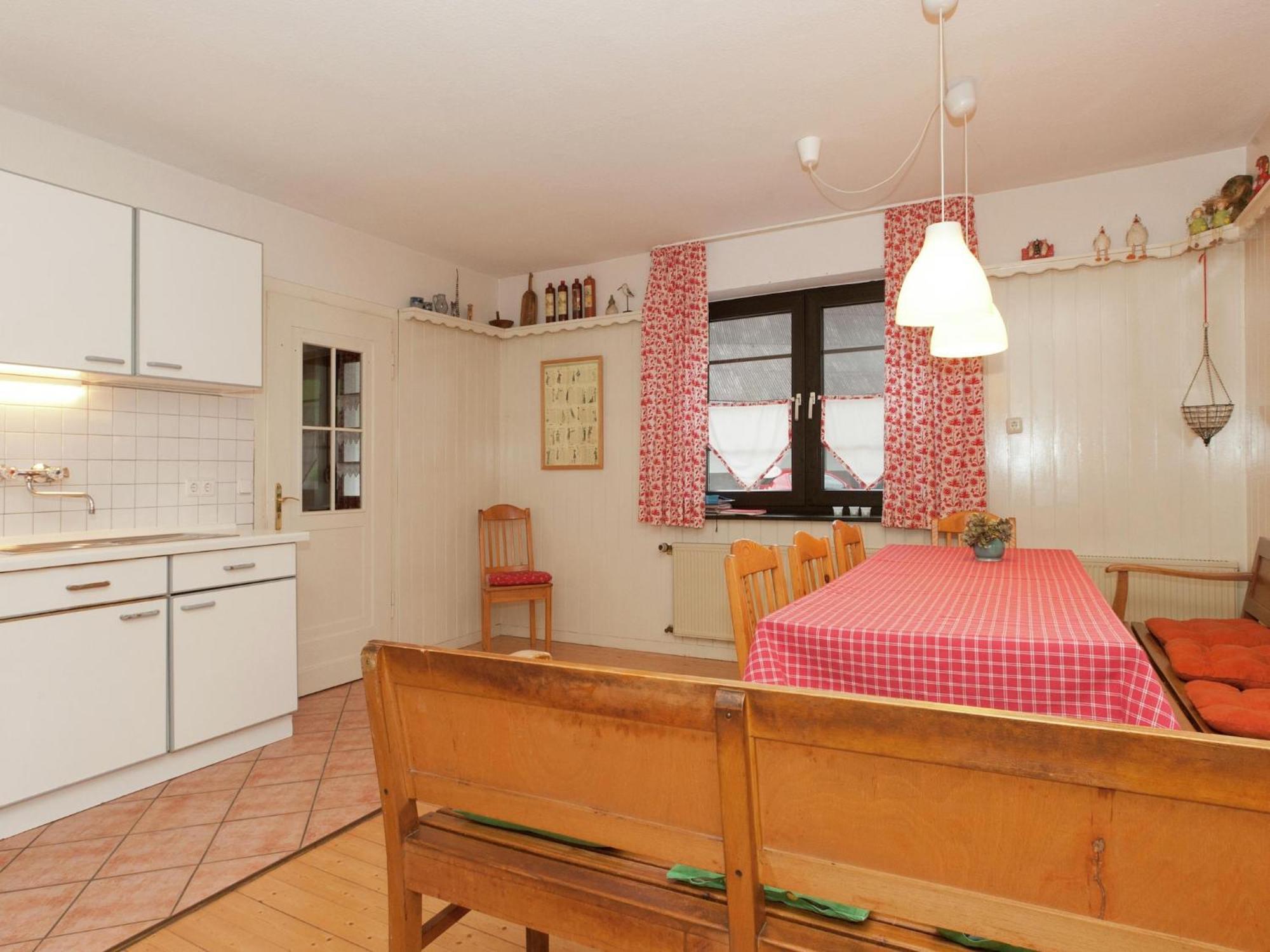 Spacious Holiday Home in Menkhausen near Ski Area Schmallenberg Exterior foto