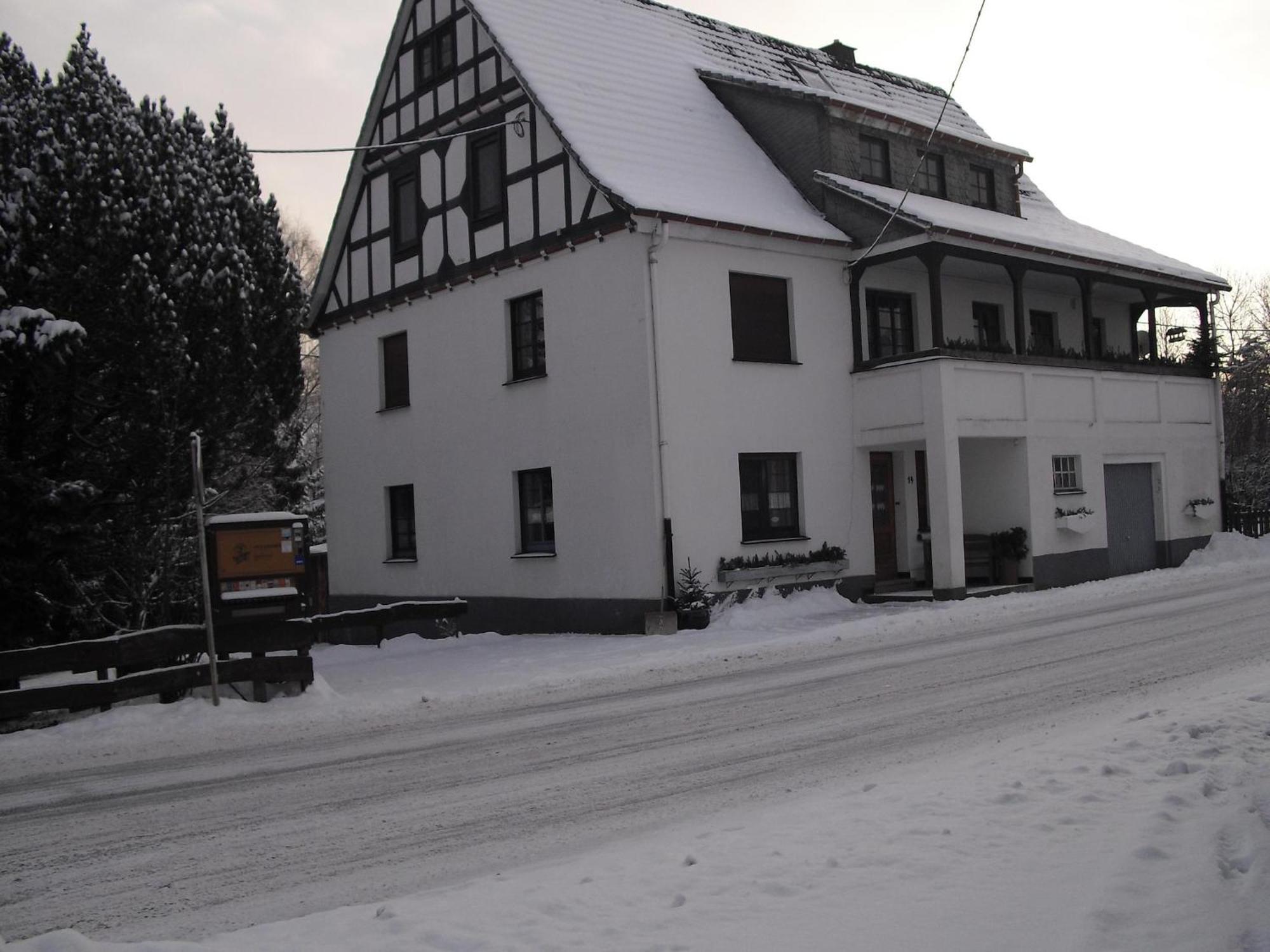 Spacious Holiday Home in Menkhausen near Ski Area Schmallenberg Exterior foto
