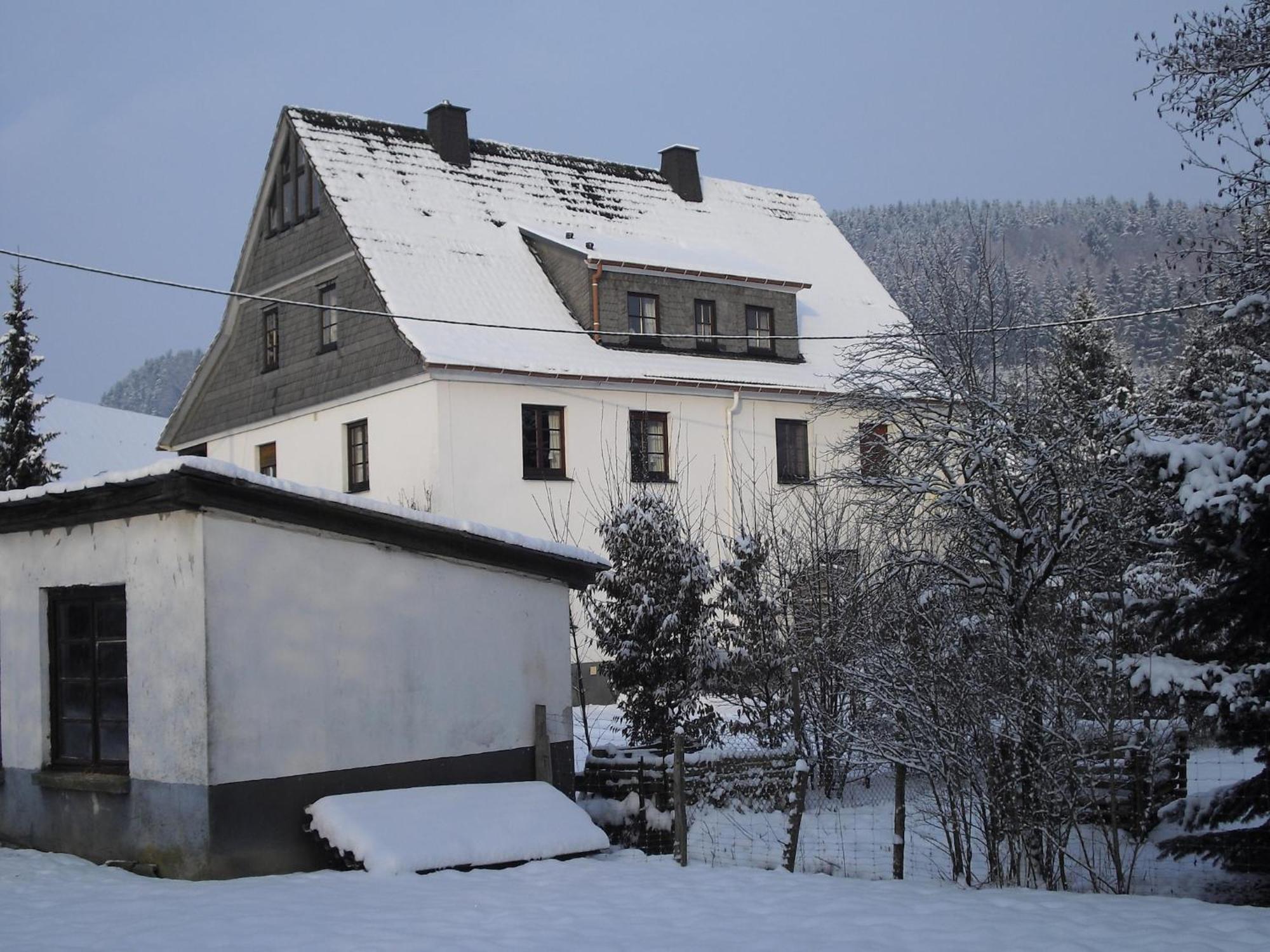 Spacious Holiday Home in Menkhausen near Ski Area Schmallenberg Exterior foto