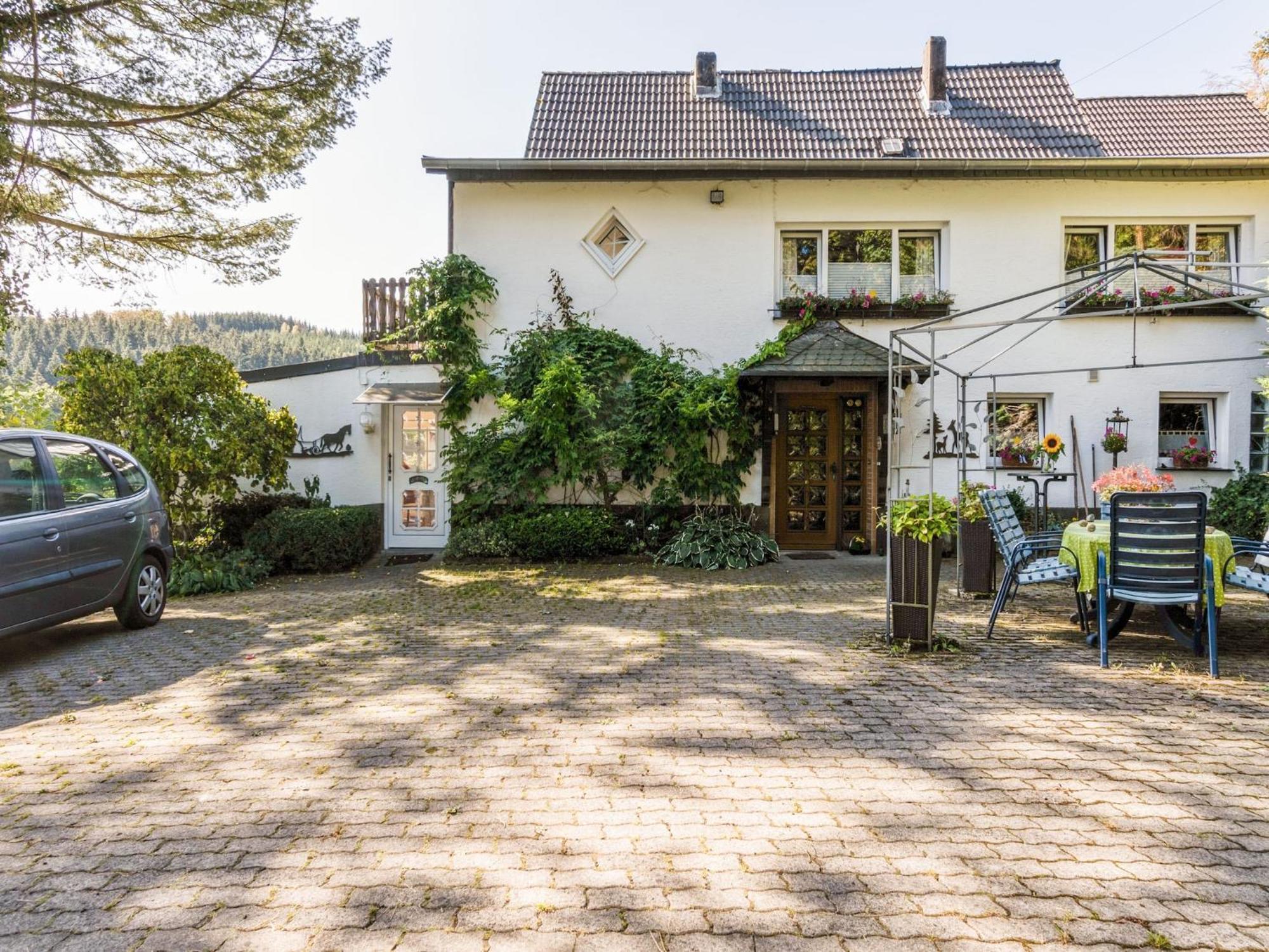 Spacious Holiday Home in Menkhausen near Ski Area Schmallenberg Exterior foto