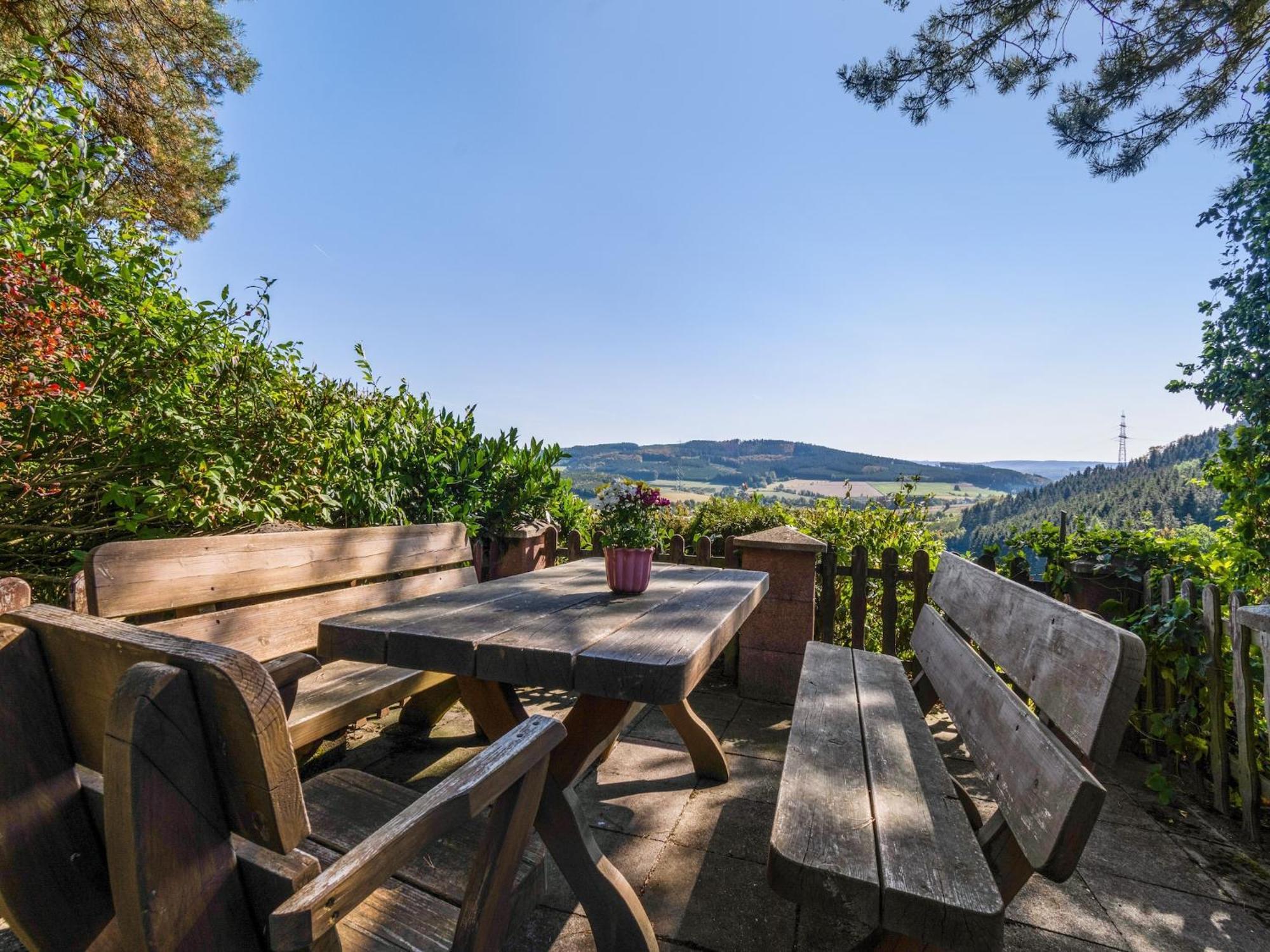 Spacious Holiday Home in Menkhausen near Ski Area Schmallenberg Exterior foto