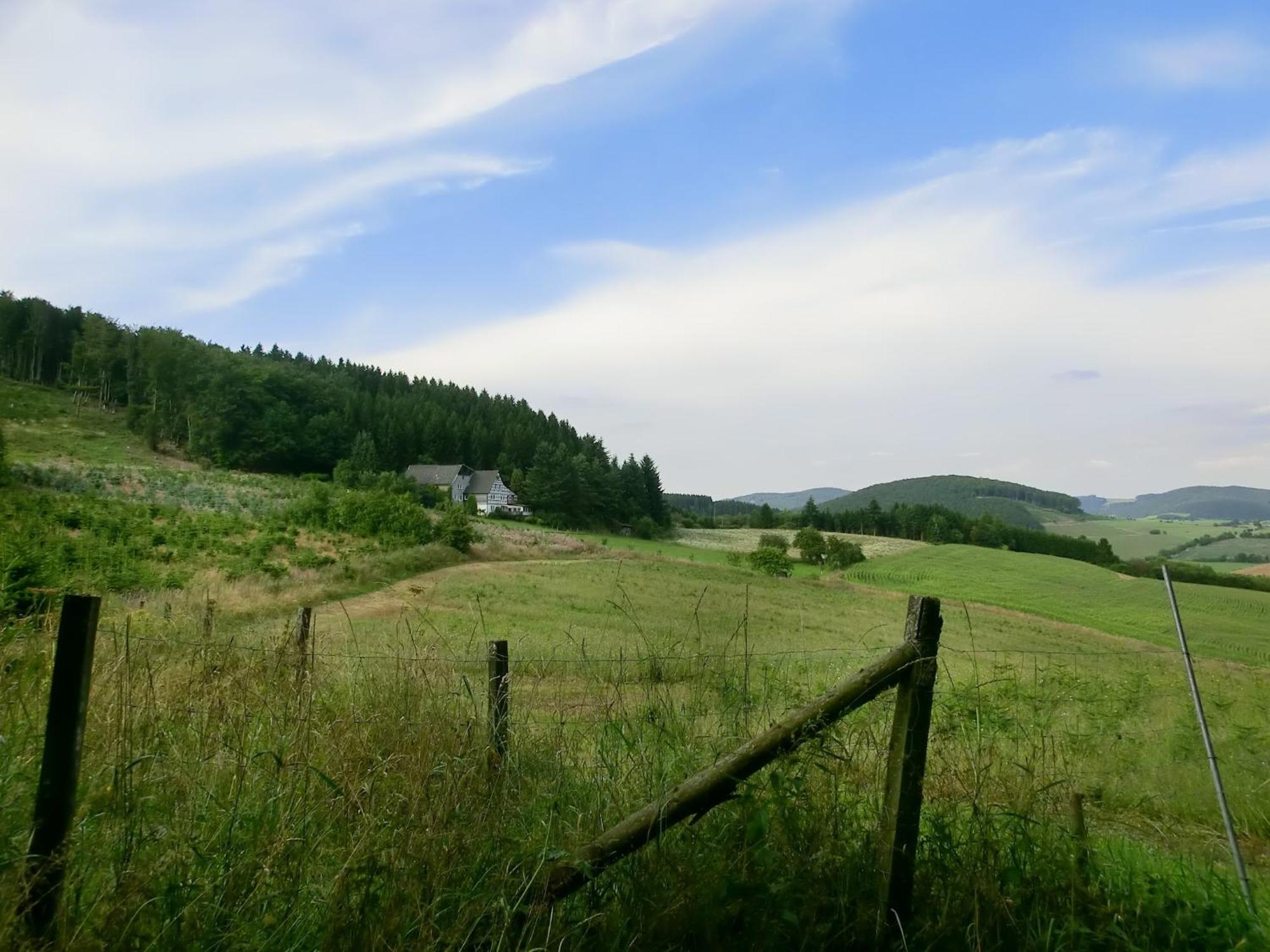 Spacious Holiday Home in Menkhausen near Ski Area Schmallenberg Exterior foto