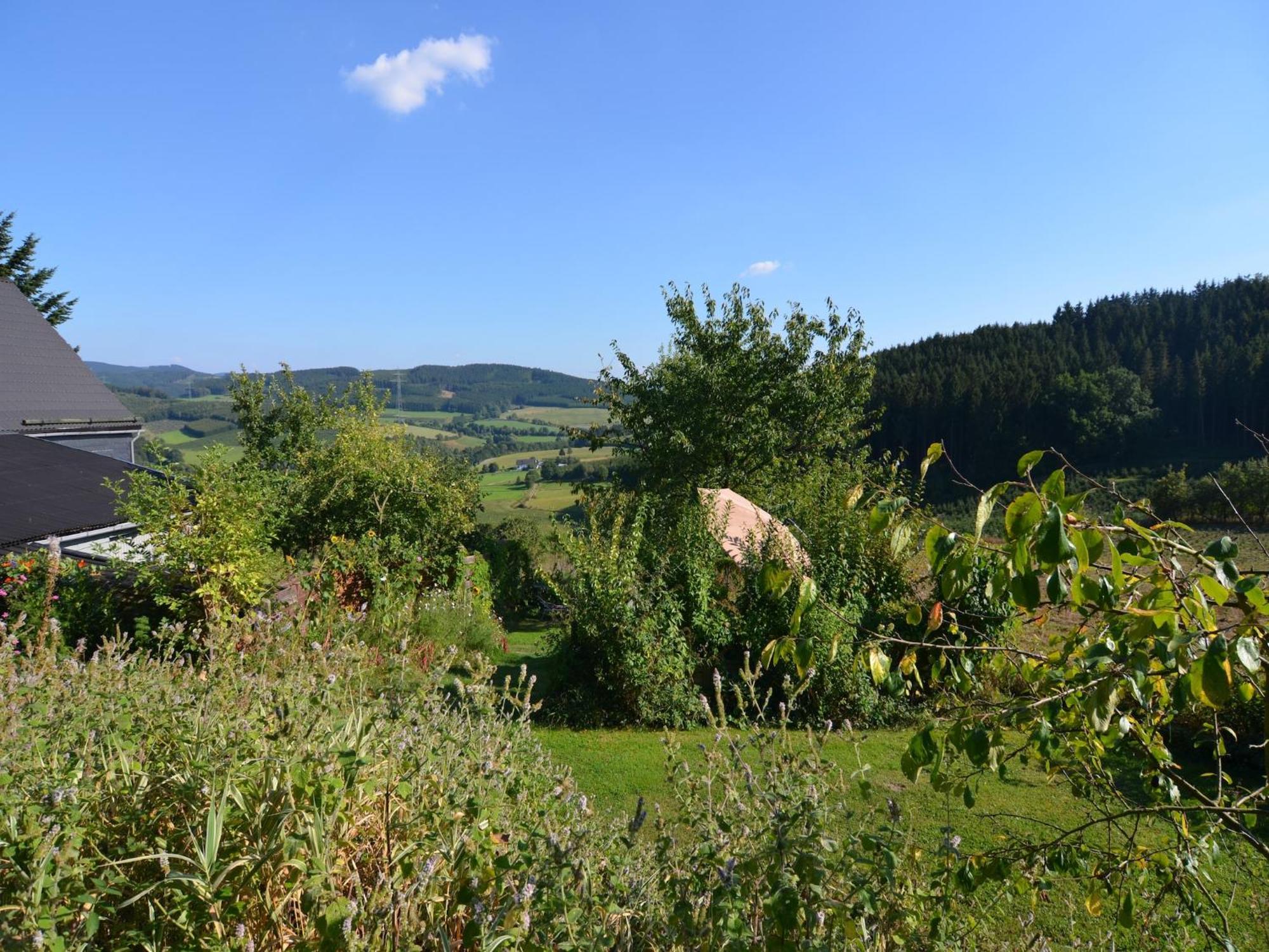 Spacious Holiday Home in Menkhausen near Ski Area Schmallenberg Exterior foto